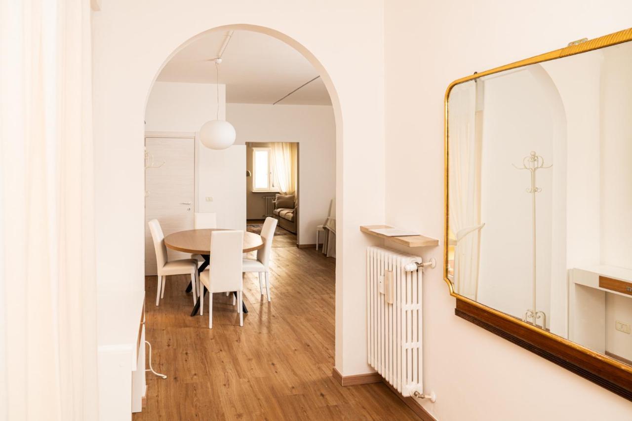Domus Verona - Elegante Residenza Con Affaccio Su Porta Leoni Εξωτερικό φωτογραφία