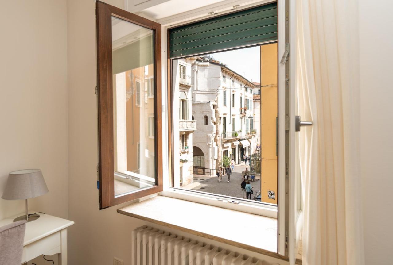 Domus Verona - Elegante Residenza Con Affaccio Su Porta Leoni Εξωτερικό φωτογραφία