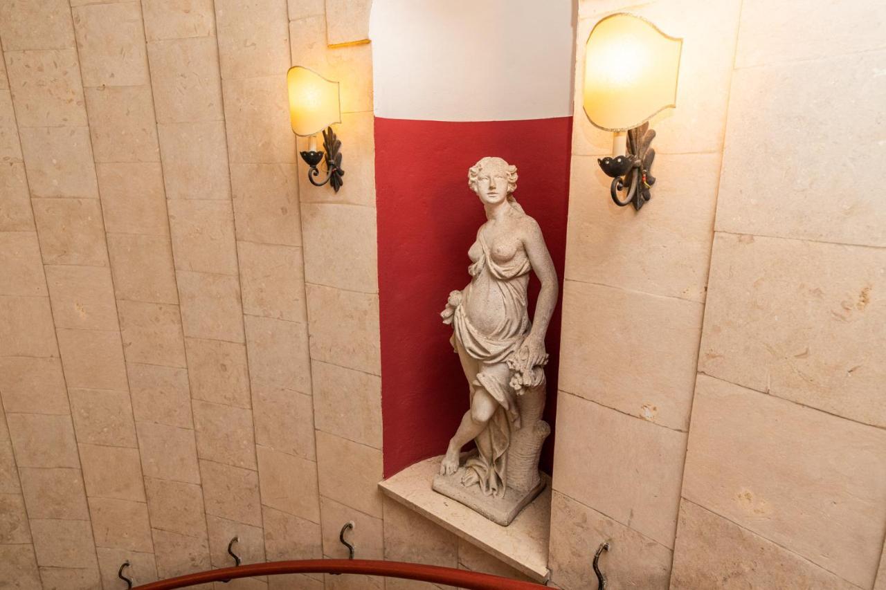 Domus Verona - Elegante Residenza Con Affaccio Su Porta Leoni Εξωτερικό φωτογραφία