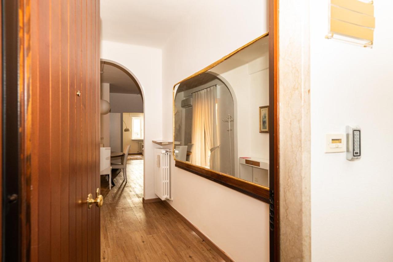 Domus Verona - Elegante Residenza Con Affaccio Su Porta Leoni Εξωτερικό φωτογραφία