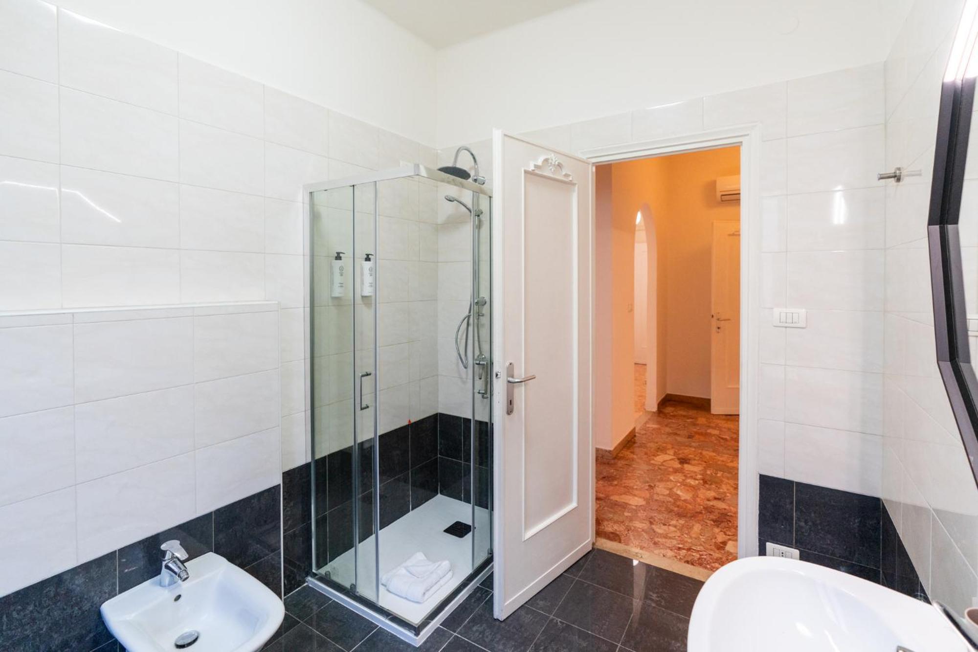 Domus Verona - Elegante Residenza Con Affaccio Su Porta Leoni Δωμάτιο φωτογραφία