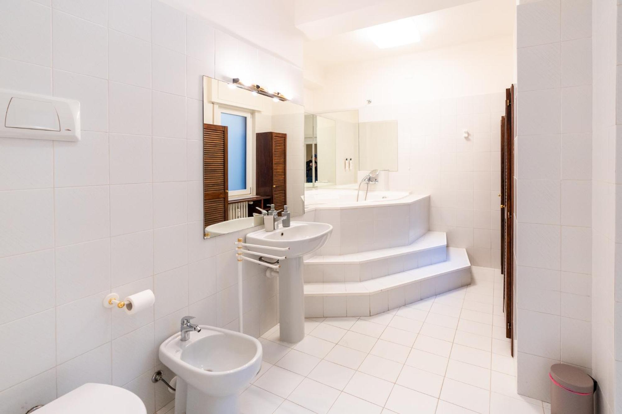 Domus Verona - Elegante Residenza Con Affaccio Su Porta Leoni Δωμάτιο φωτογραφία
