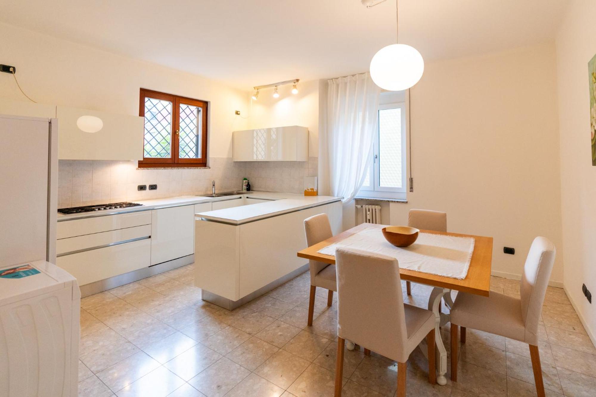 Domus Verona - Elegante Residenza Con Affaccio Su Porta Leoni Δωμάτιο φωτογραφία