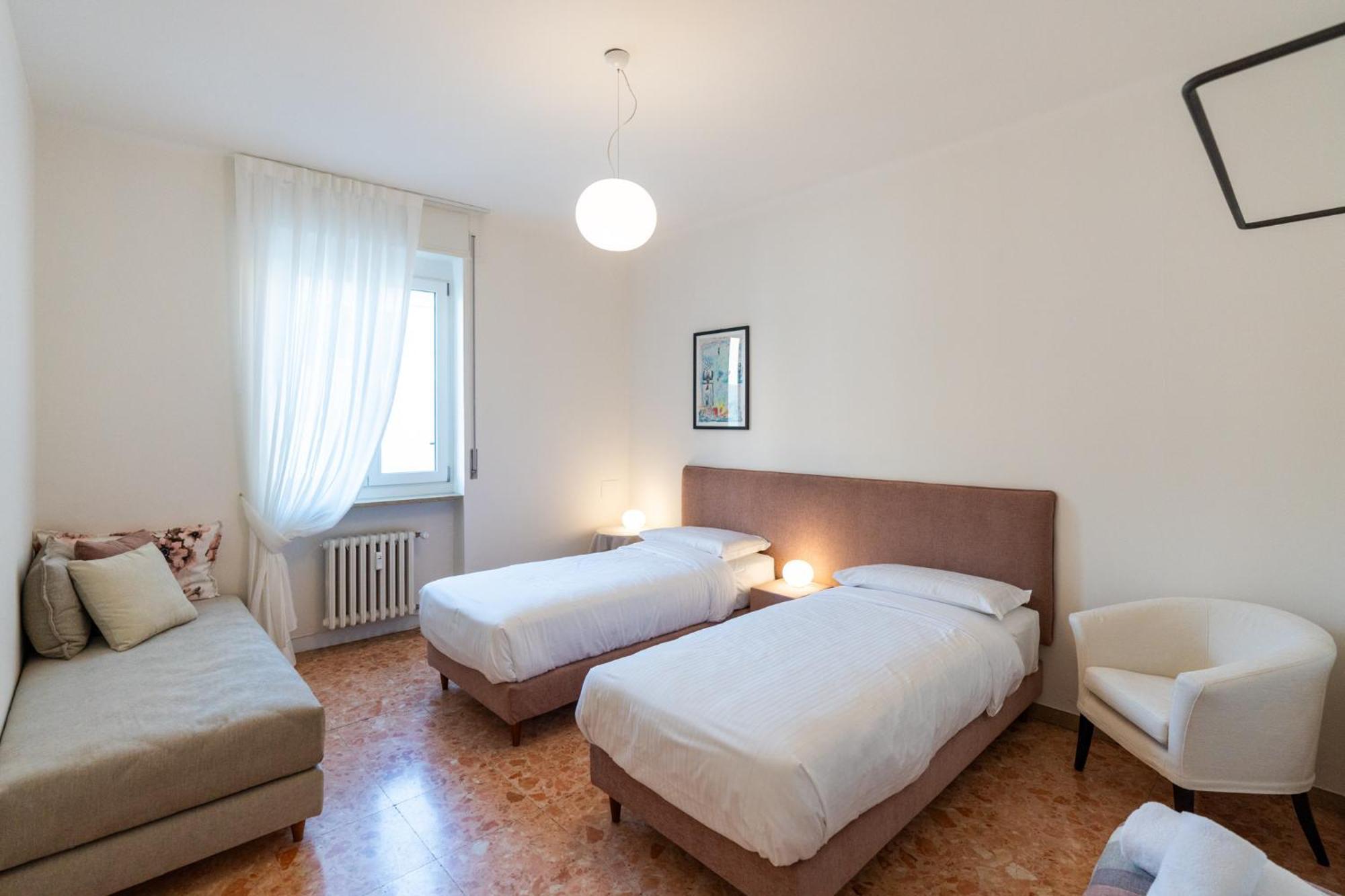 Domus Verona - Elegante Residenza Con Affaccio Su Porta Leoni Δωμάτιο φωτογραφία